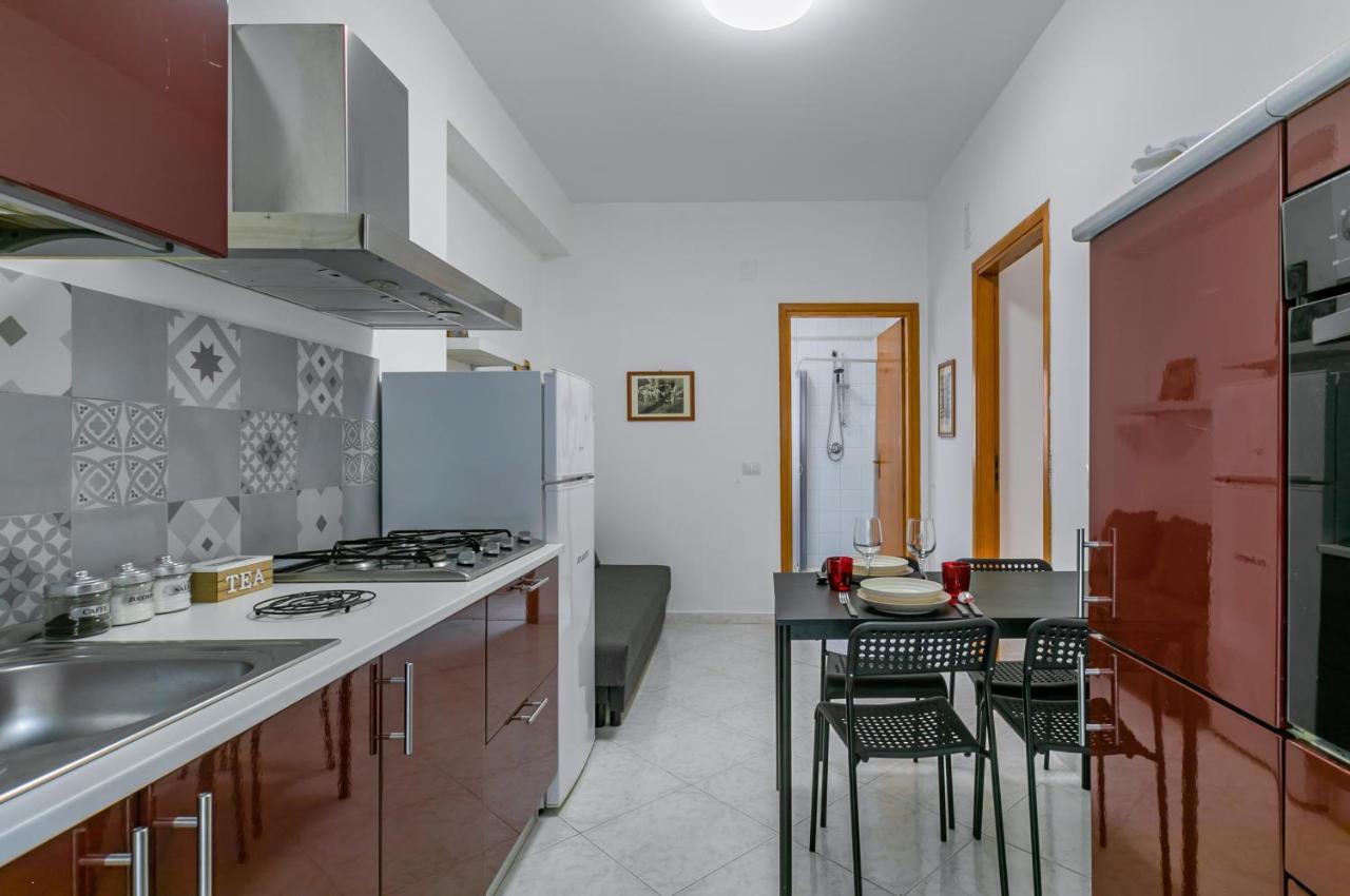 Villa Malfitano And Lolli Station Apt With Terrace ปาแลร์โม ภายนอก รูปภาพ