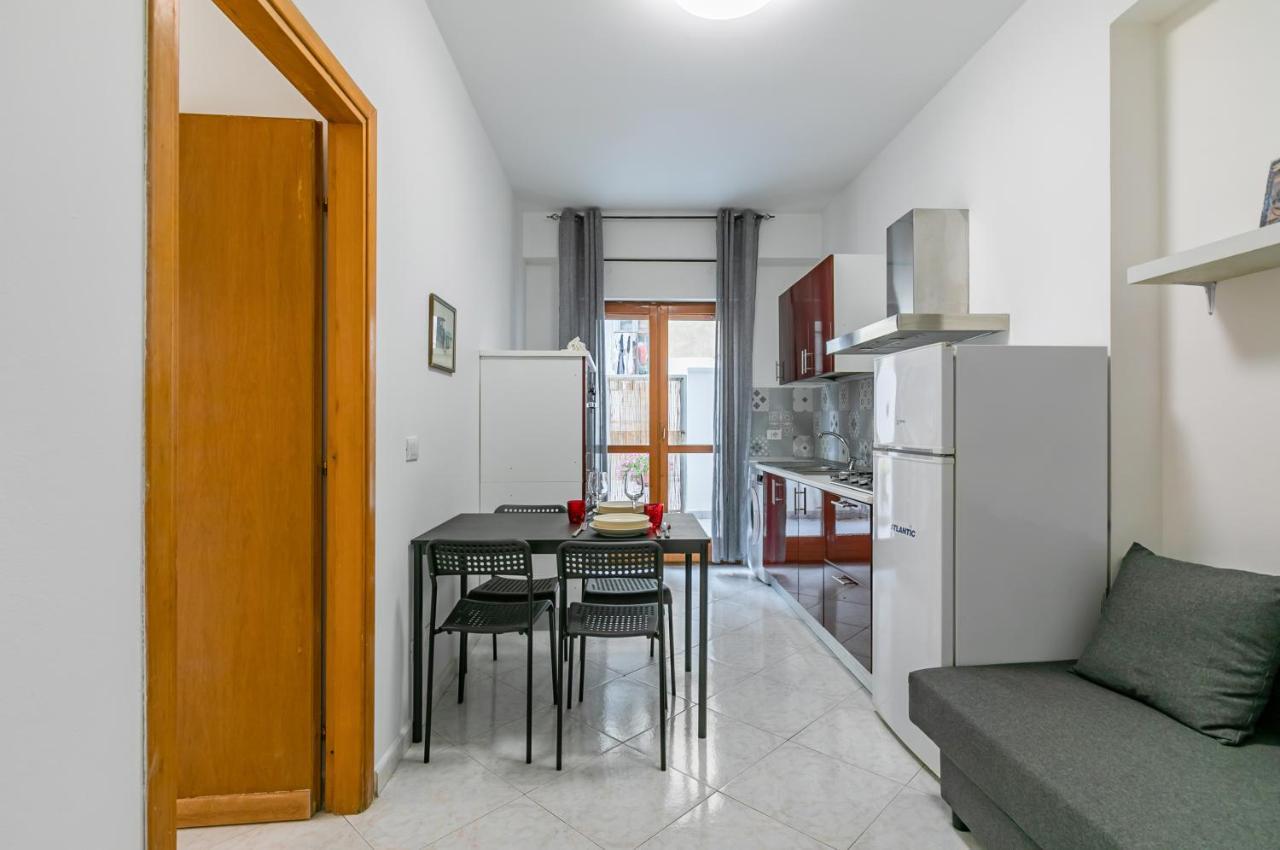Villa Malfitano And Lolli Station Apt With Terrace ปาแลร์โม ภายนอก รูปภาพ