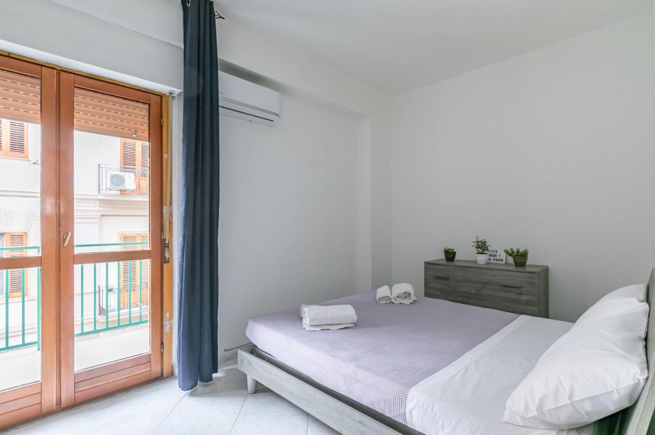 Villa Malfitano And Lolli Station Apt With Terrace ปาแลร์โม ภายนอก รูปภาพ
