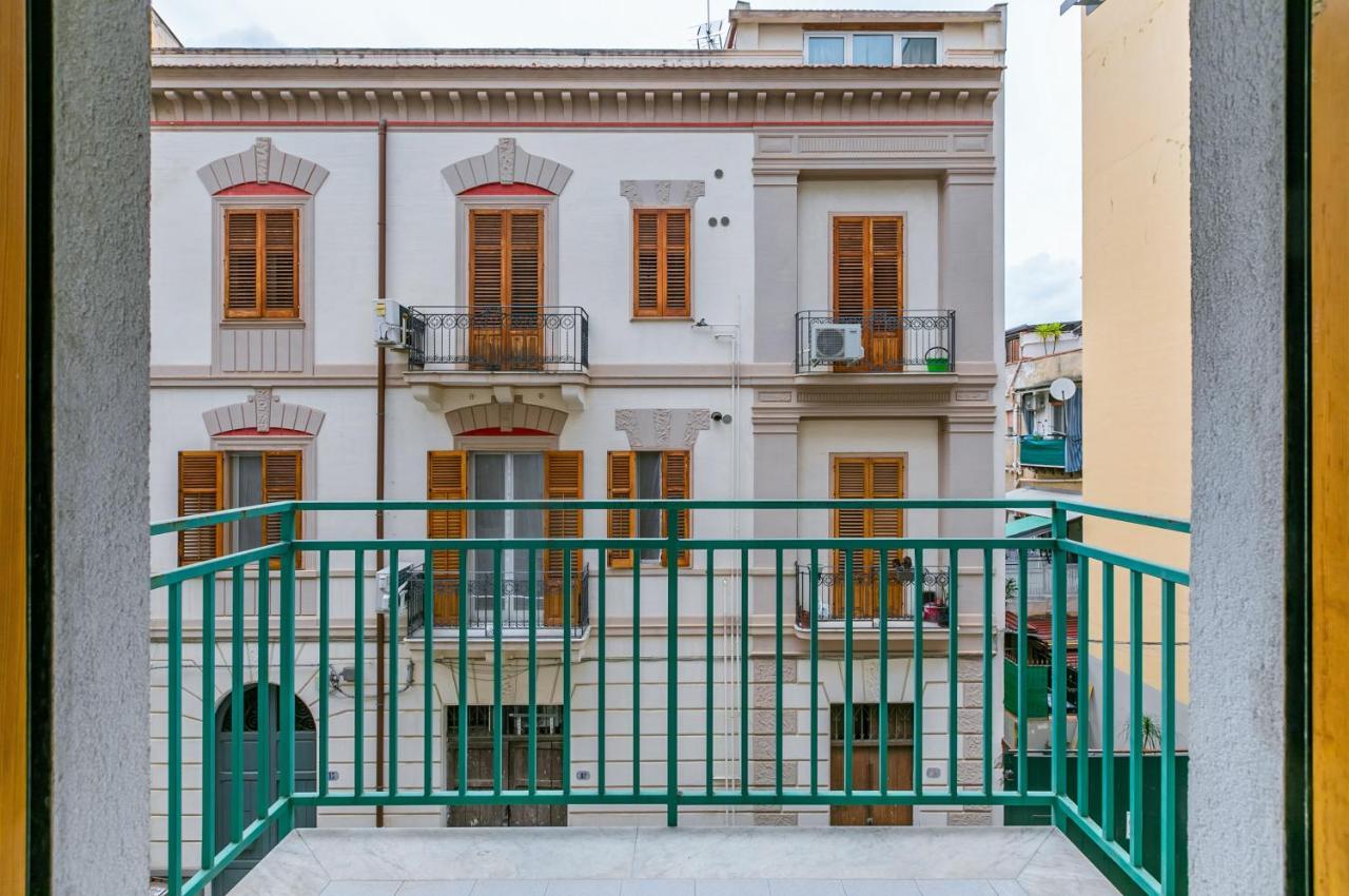 Villa Malfitano And Lolli Station Apt With Terrace ปาแลร์โม ภายนอก รูปภาพ